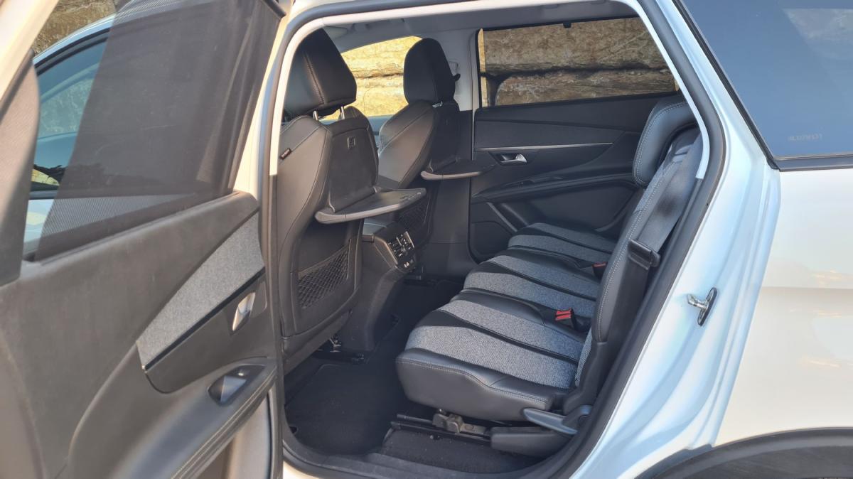 peugeot-5008-2018-diesel-1560cc