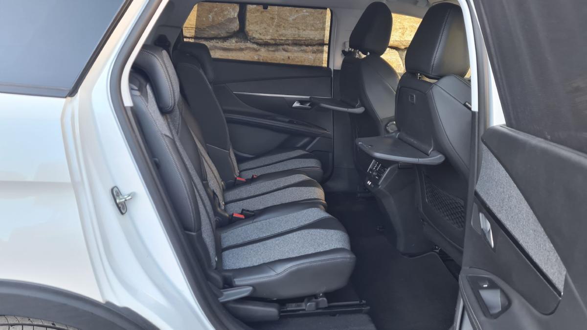 peugeot-5008-2018-diesel-1560cc