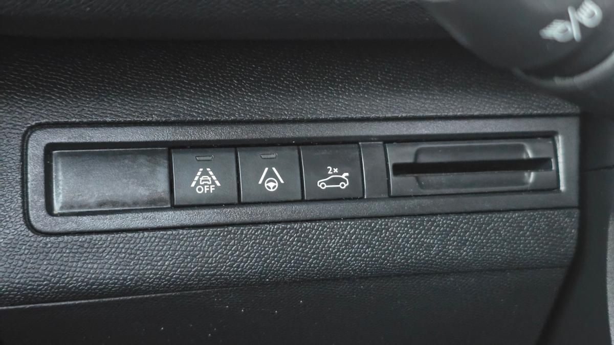 peugeot-5008-2021-diesel-1499cc