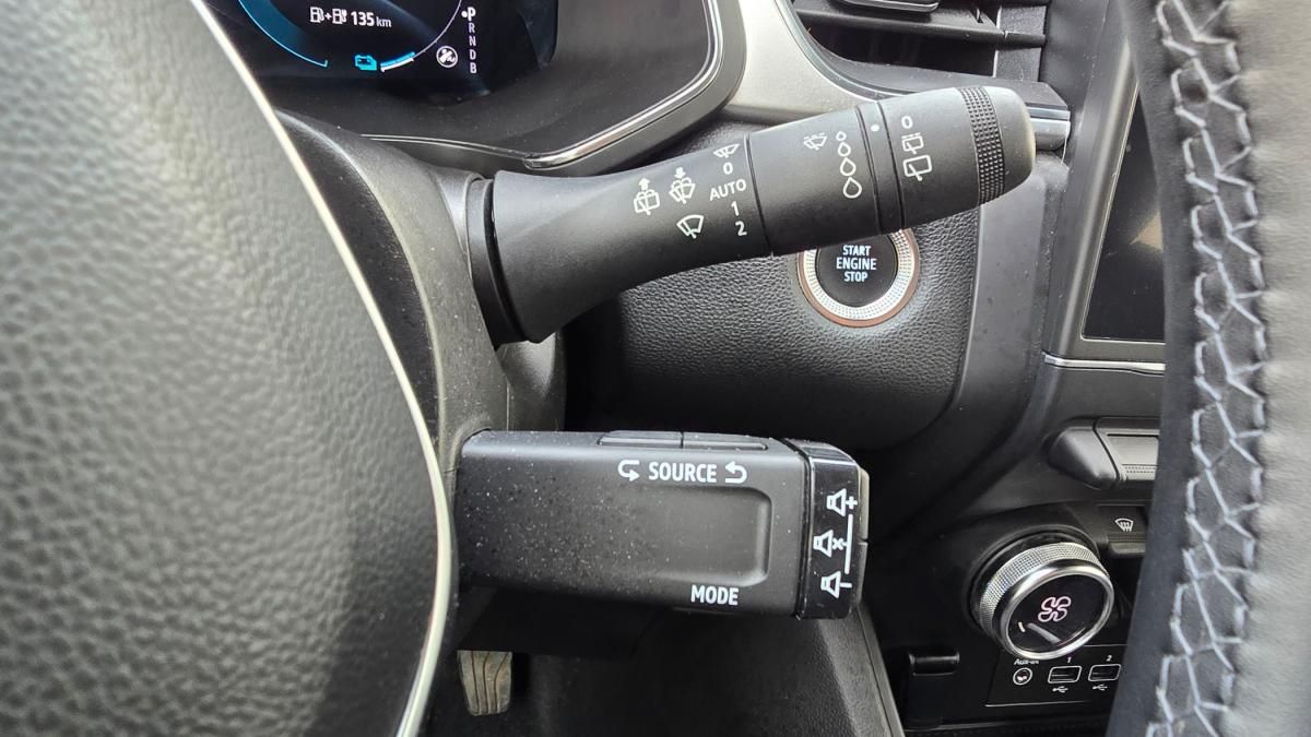renault-captur-2022-hibrido-a-gasolina-1598cc