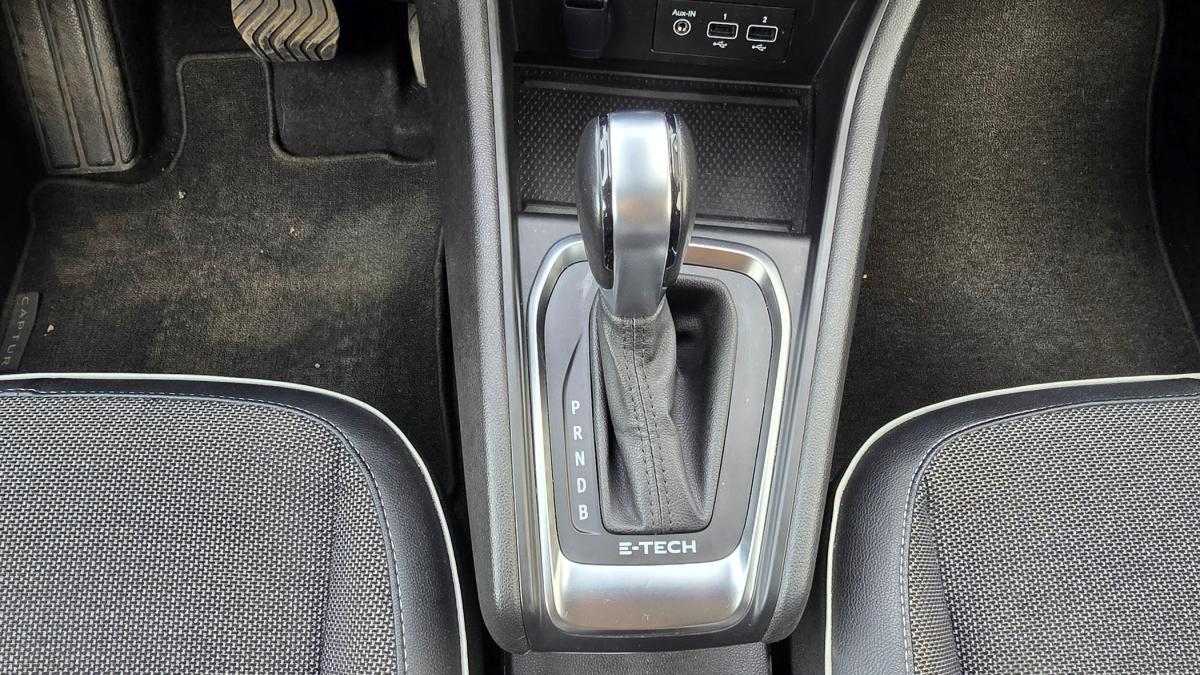 renault-captur-2022-hibrido-a-gasolina-1598cc
