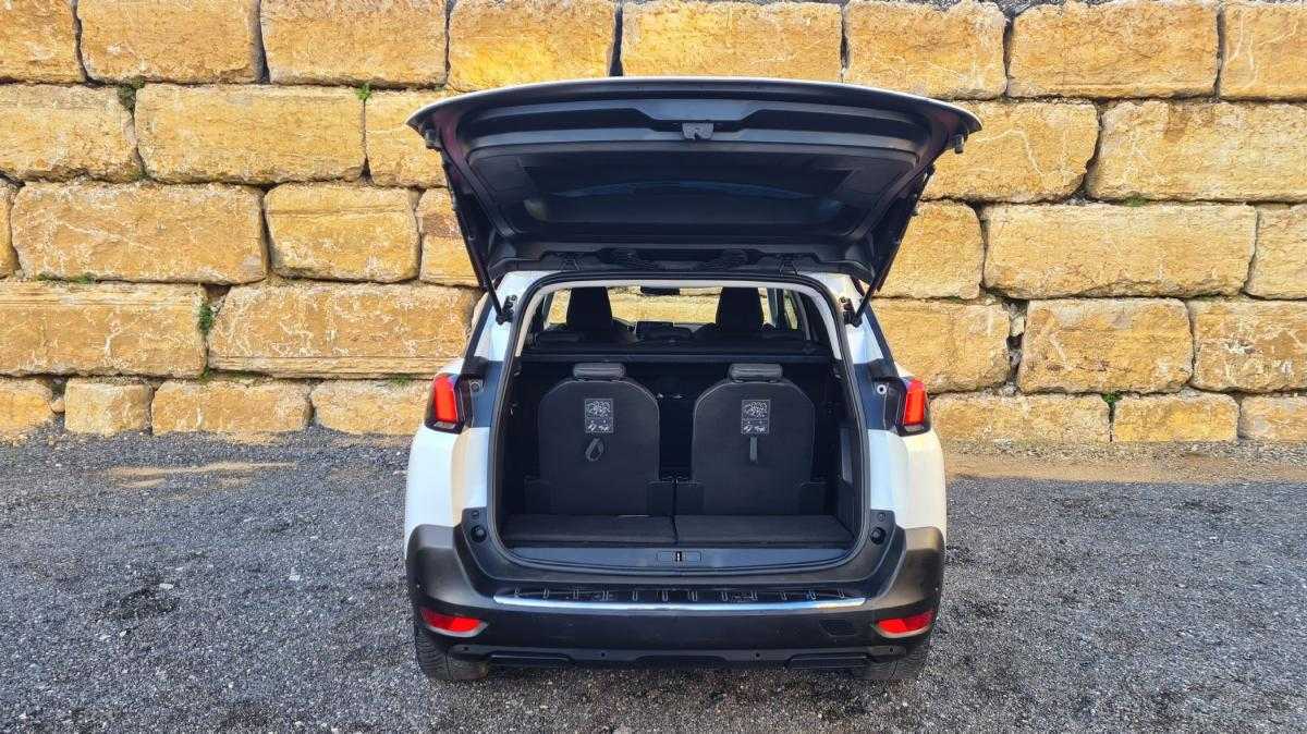 peugeot-5008-2018-diesel-1499cc