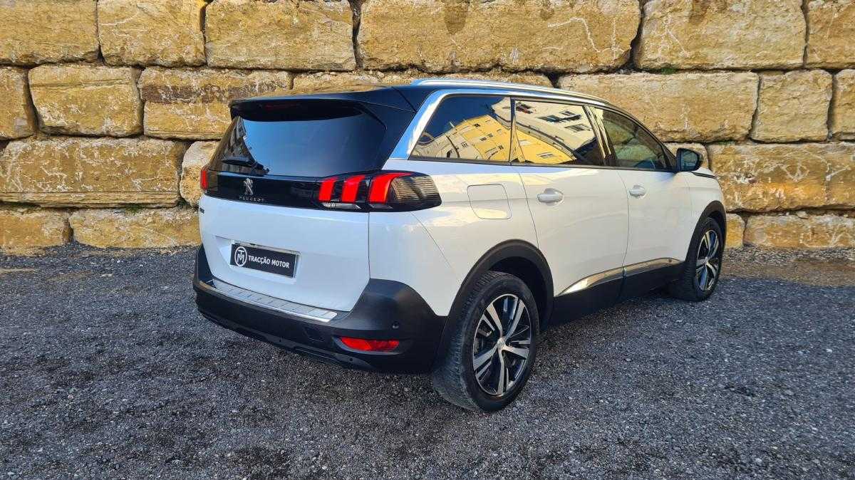 peugeot-5008-2018-diesel-1499cc