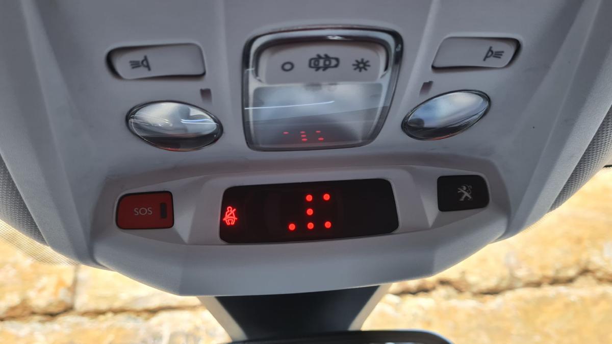 peugeot-5008-2018-diesel-1499cc