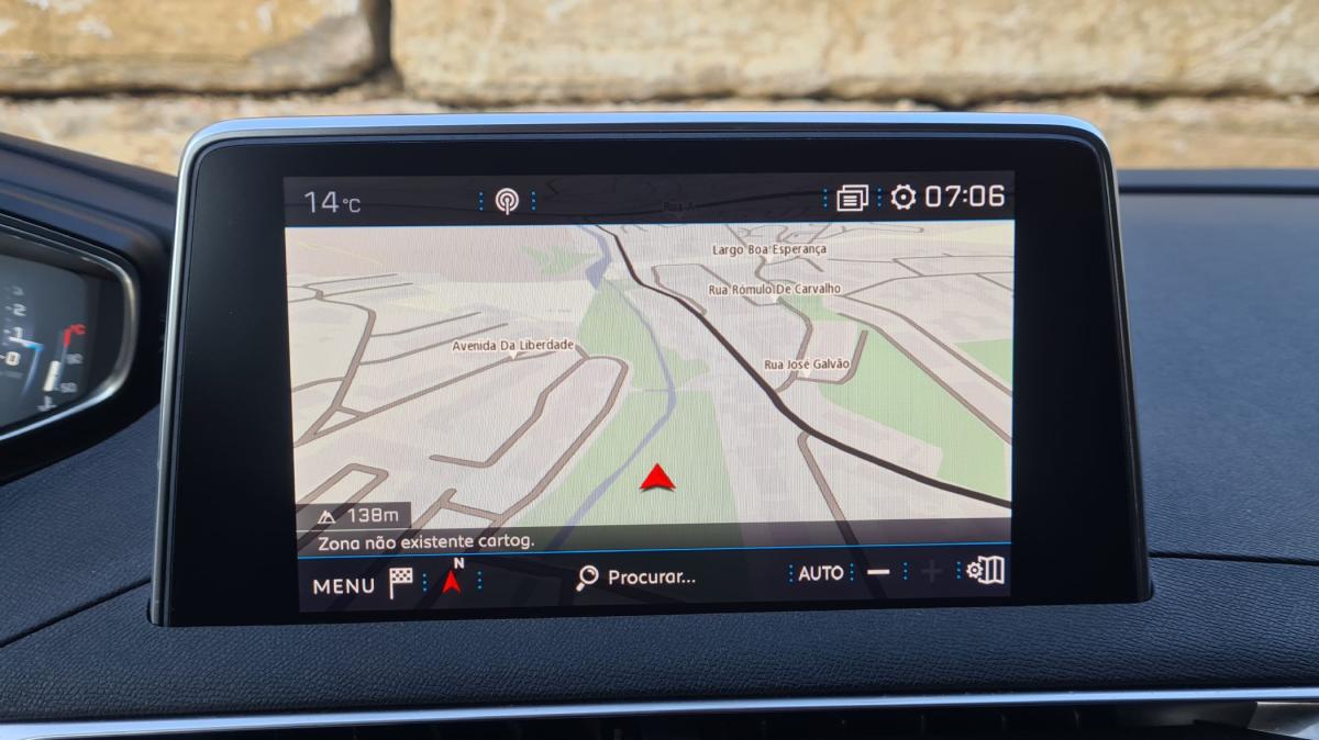 peugeot-5008-2018-diesel-1499cc