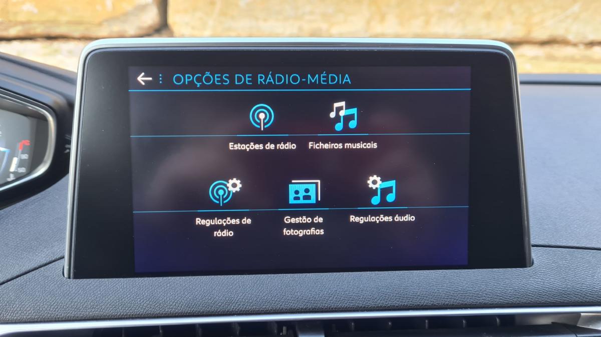 peugeot-5008-2018-diesel-1499cc
