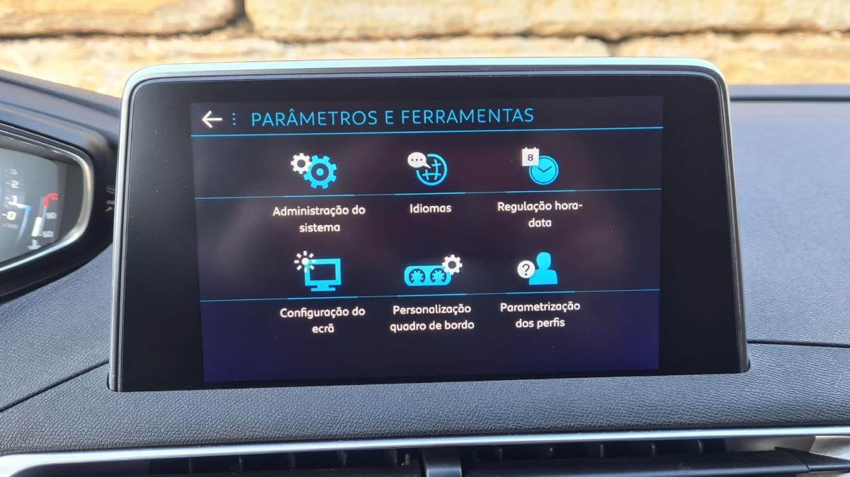 peugeot-5008-2018-diesel-1499cc