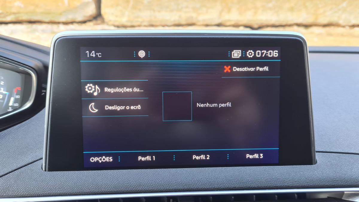 peugeot-5008-2018-diesel-1499cc