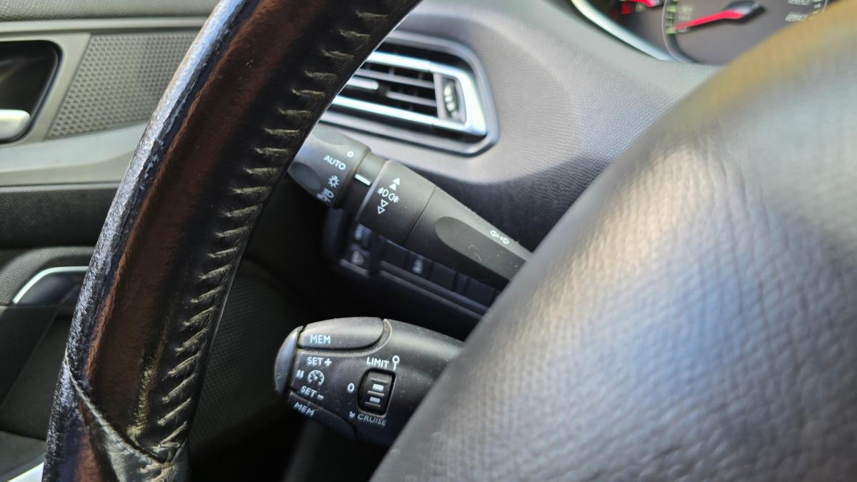 peugeot-308-sw-2018-diesel-1560cc