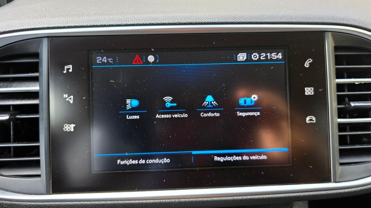 peugeot-308-sw-2018-diesel-1560cc