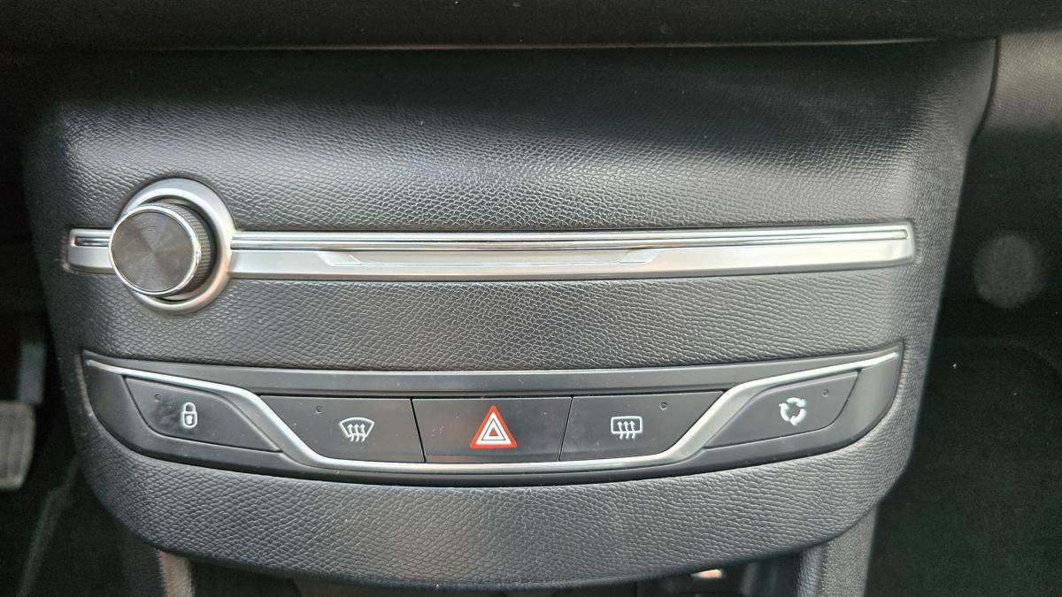 peugeot-308-sw-2018-diesel-1560cc
