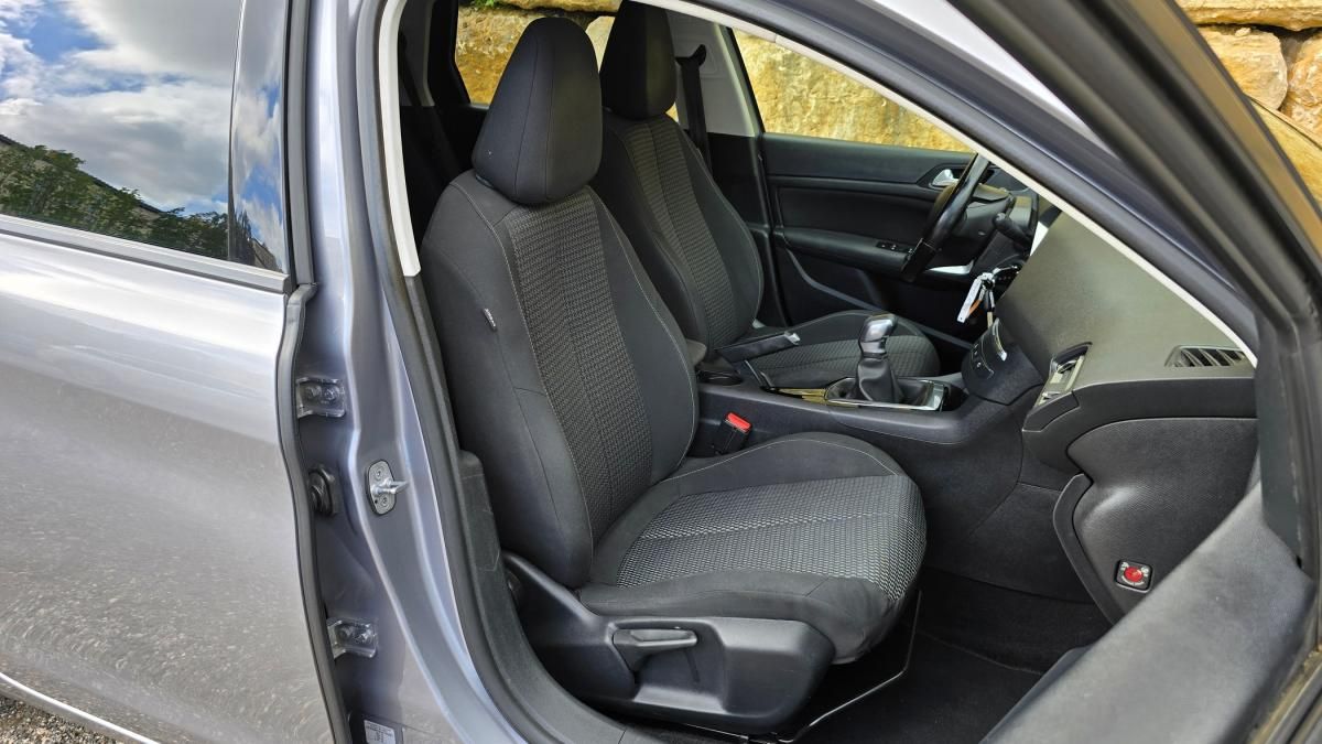 peugeot-308-sw-2018-diesel-1560cc