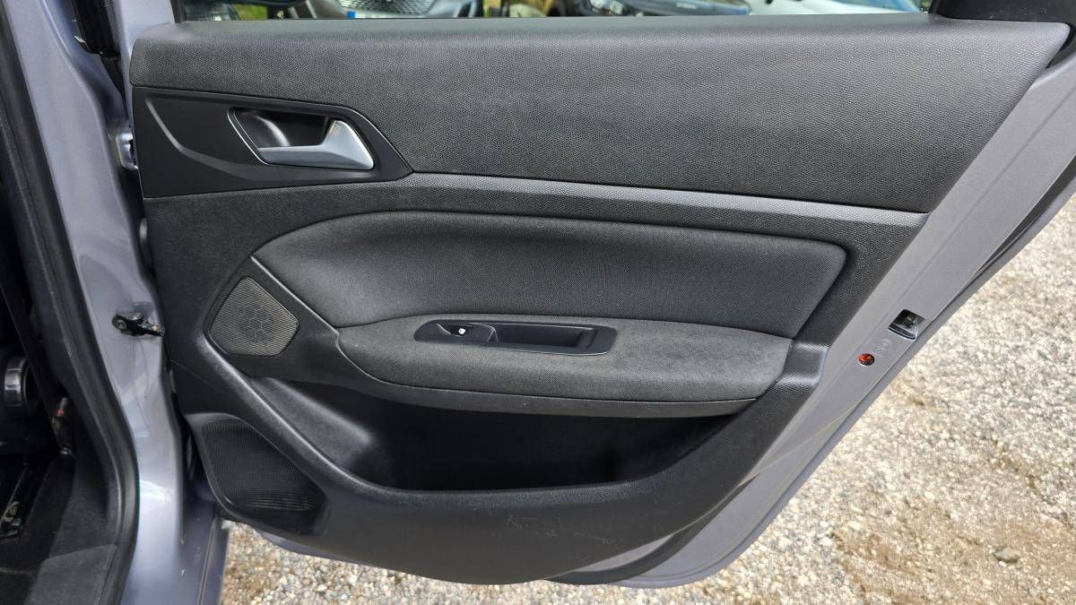 peugeot-308-sw-2018-diesel-1560cc