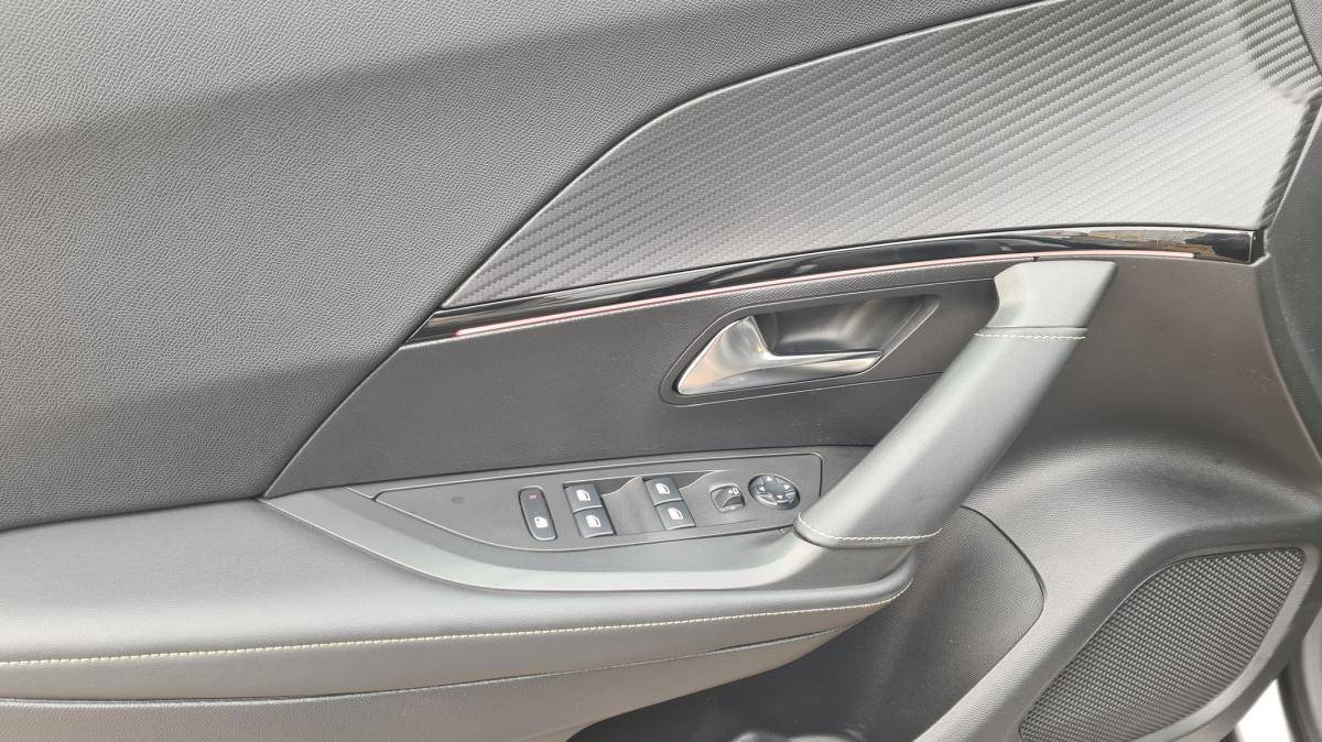 peugeot-2008-2021-diesel-1499cc
