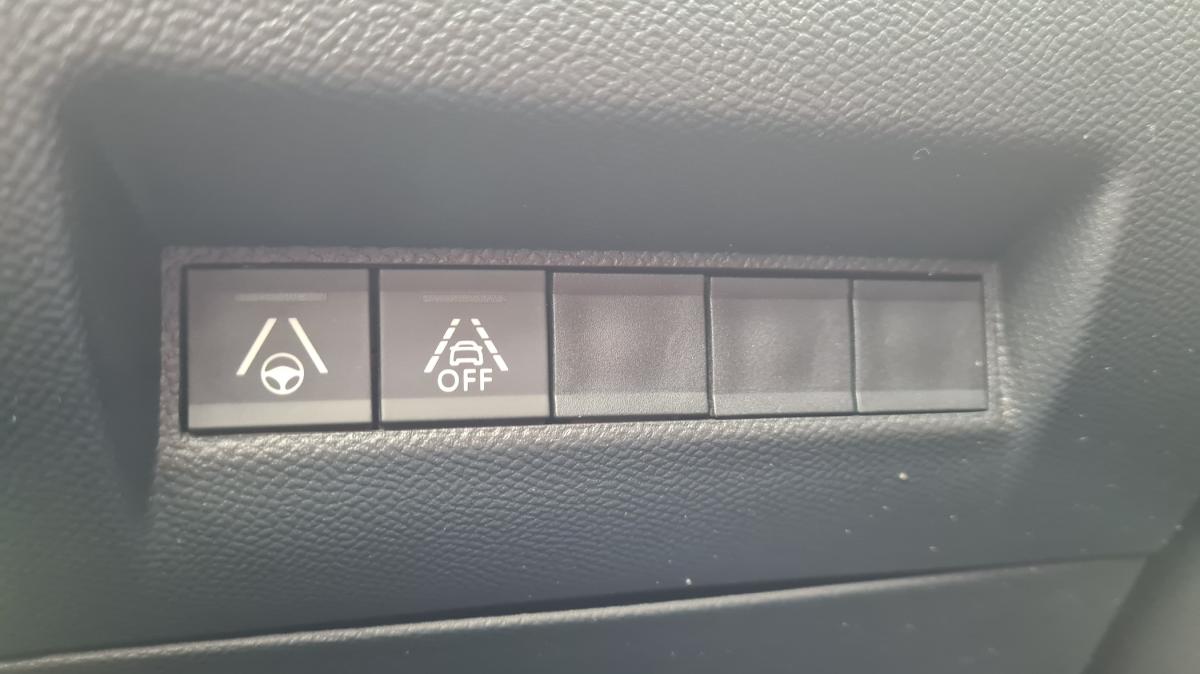 peugeot-2008-2021-diesel-1499cc