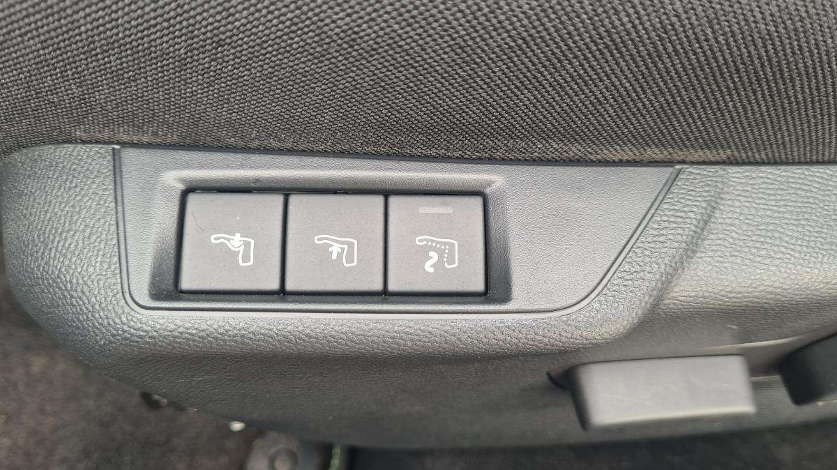peugeot-2008-2021-diesel-1499cc
