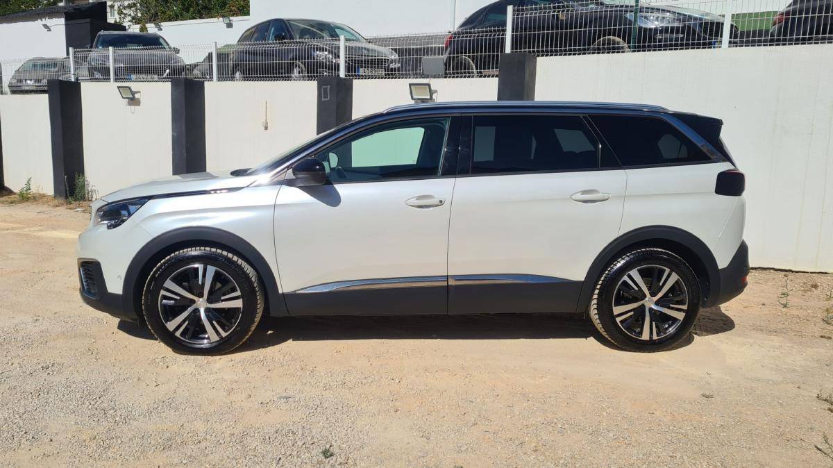 peugeot-5008-2018-diesel-1560cc