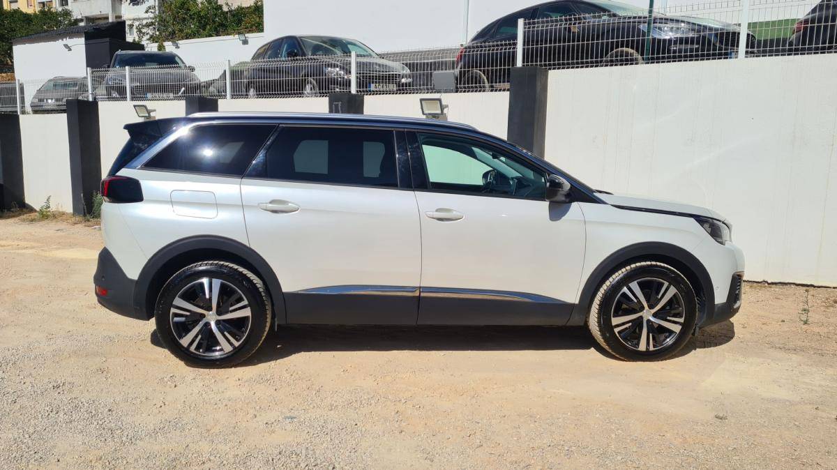 peugeot-5008-2018-diesel-1560cc