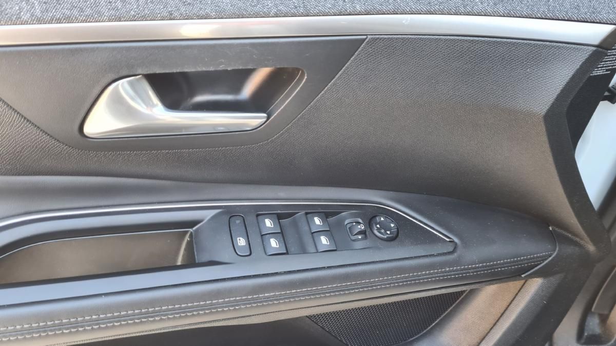 peugeot-5008-2018-diesel-1560cc