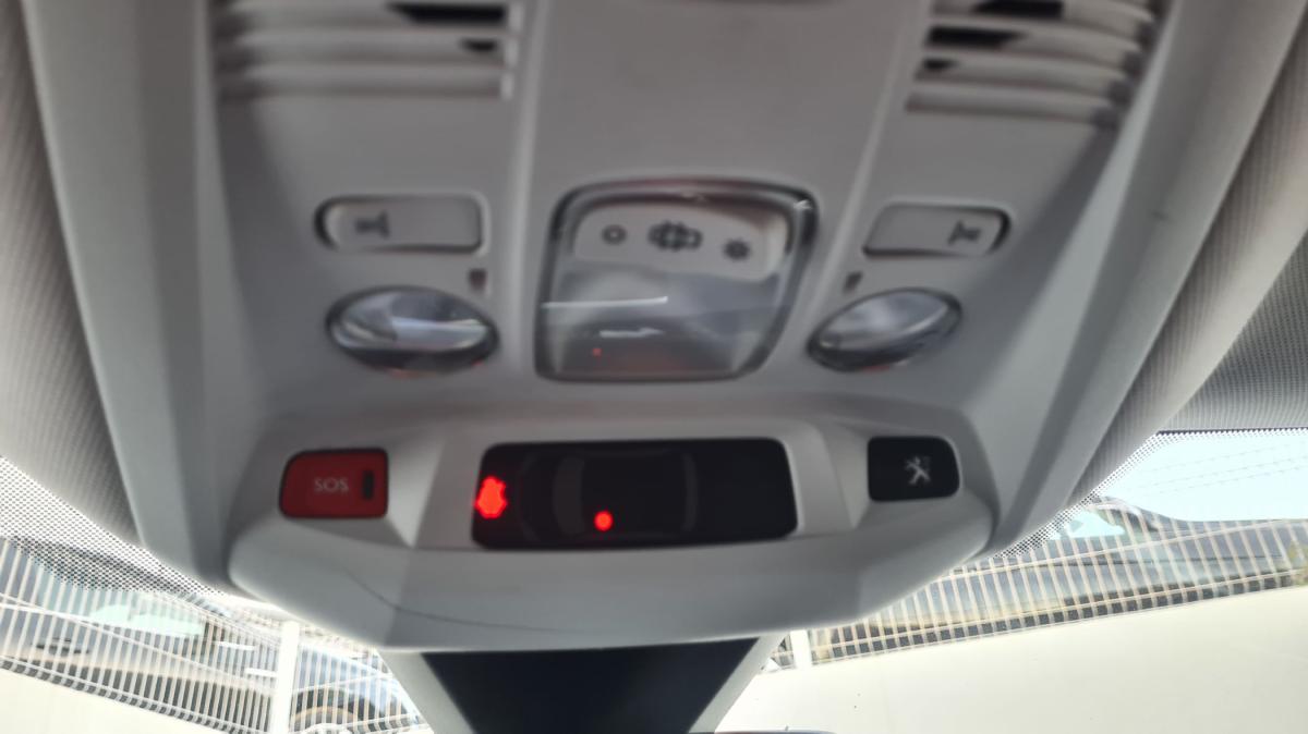 peugeot-5008-2018-diesel-1560cc