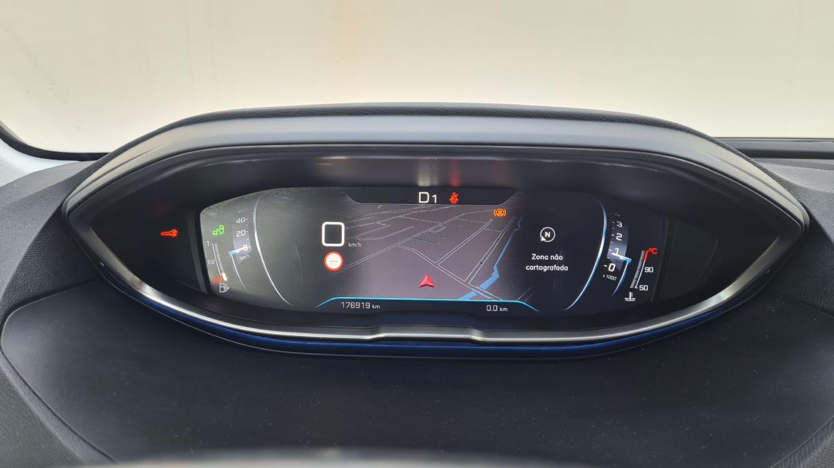 peugeot-5008-2018-diesel-1560cc