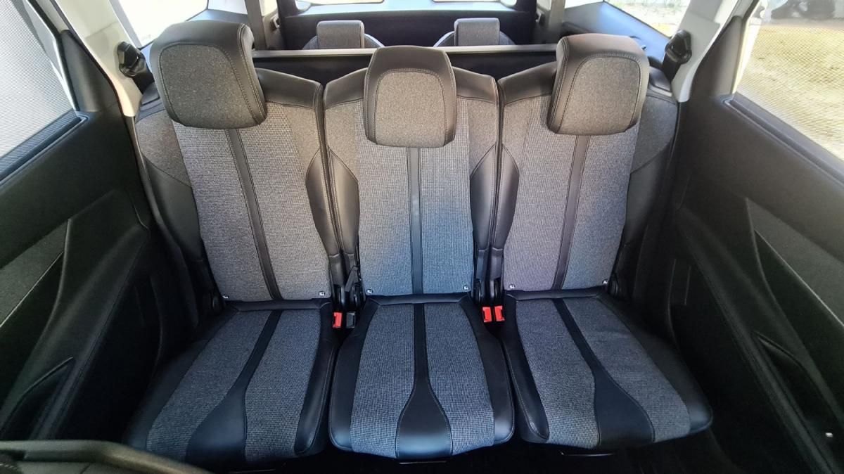 peugeot-5008-2018-diesel-1560cc