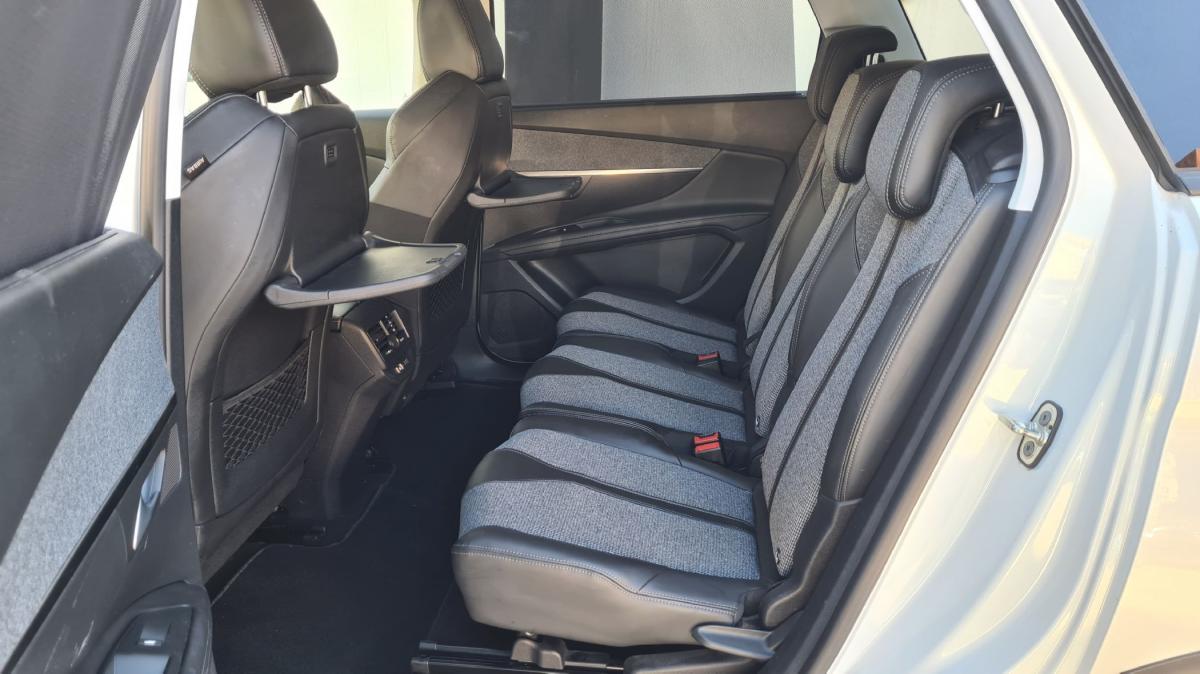 peugeot-5008-2018-diesel-1560cc