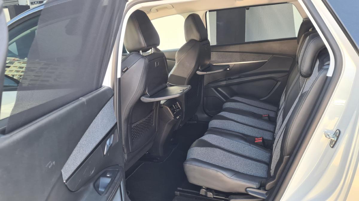 peugeot-5008-2018-diesel-1560cc