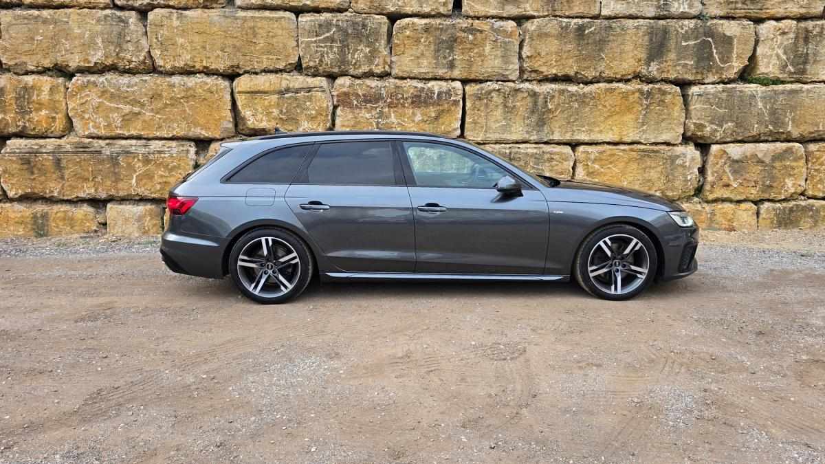 audi-a4-avant-2023-diesel-1968cc