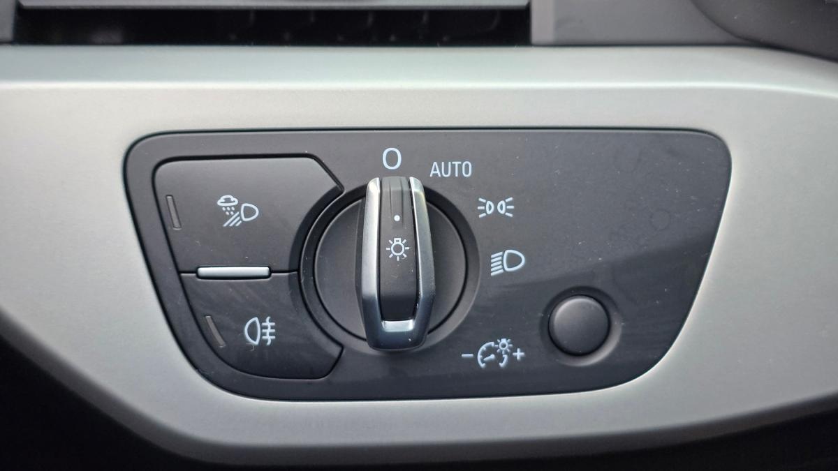 audi-a4-avant-2023-diesel-1968cc