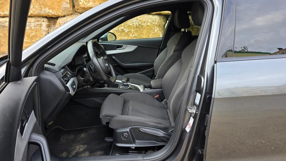 audi-a4-avant-2023-diesel-1968cc