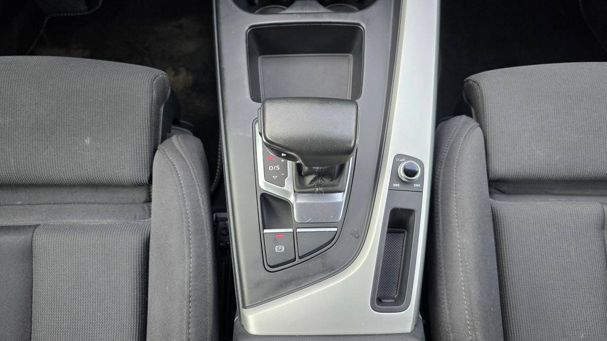 audi-a4-avant-2023-diesel-1968cc
