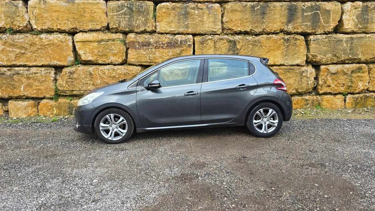 peugeot-208-2015-diesel-1560cc