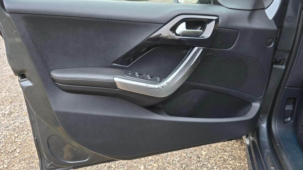 peugeot-208-2015-diesel-1560cc