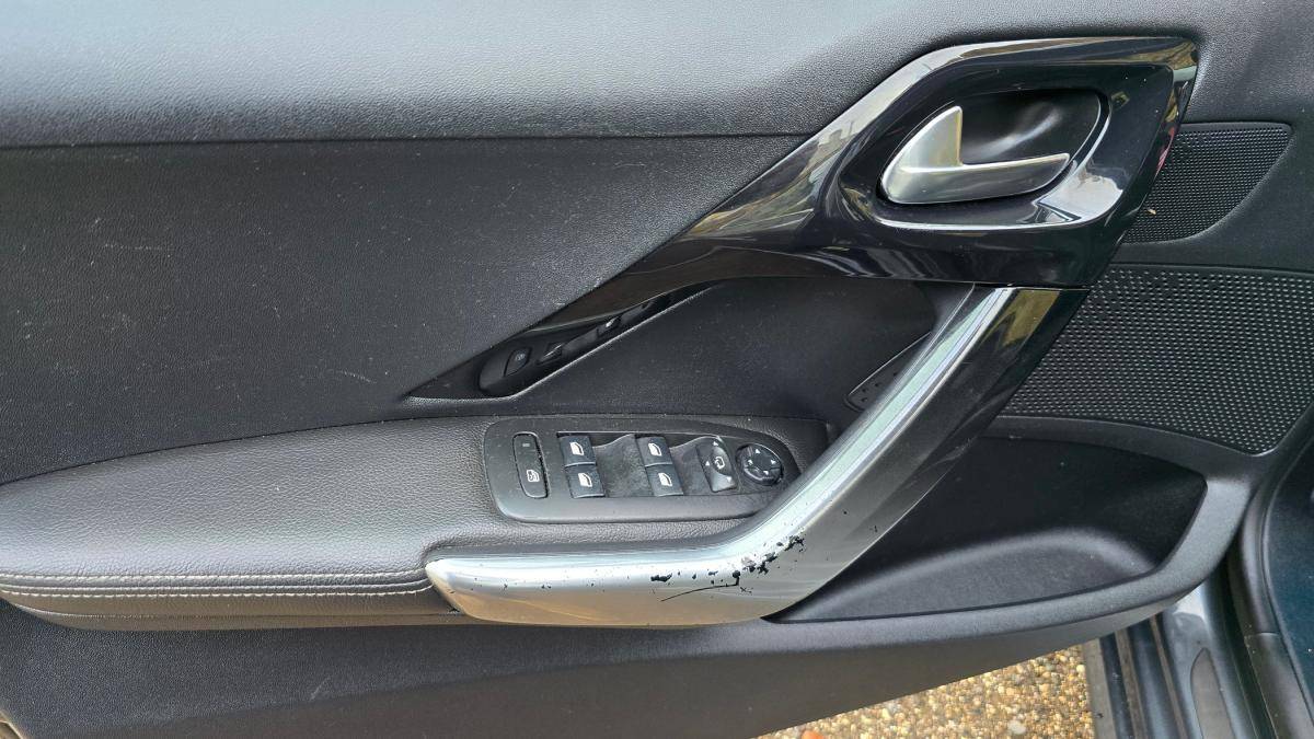 peugeot-208-2015-diesel-1560cc