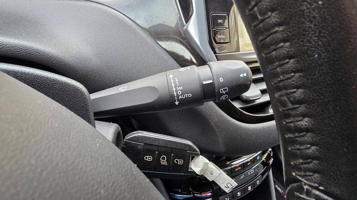 peugeot-208-2015-diesel-1560cc