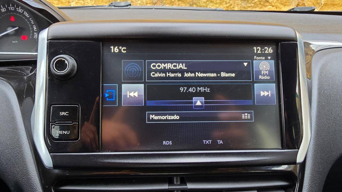 peugeot-208-2015-diesel-1560cc