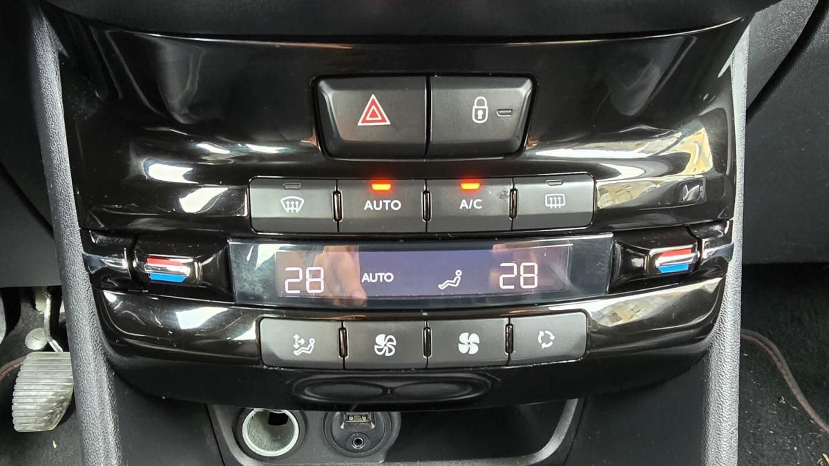 peugeot-208-2015-diesel-1560cc