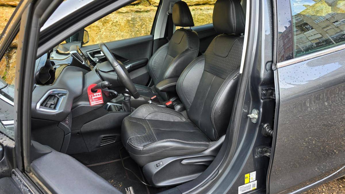 peugeot-208-2015-diesel-1560cc