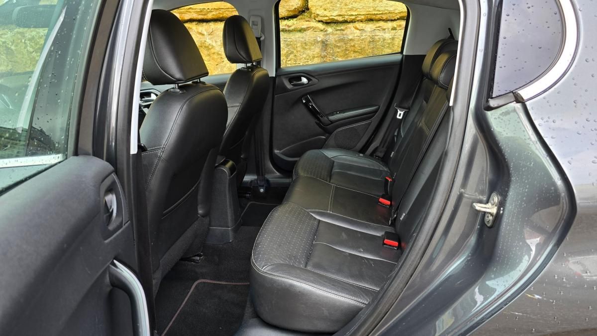peugeot-208-2015-diesel-1560cc