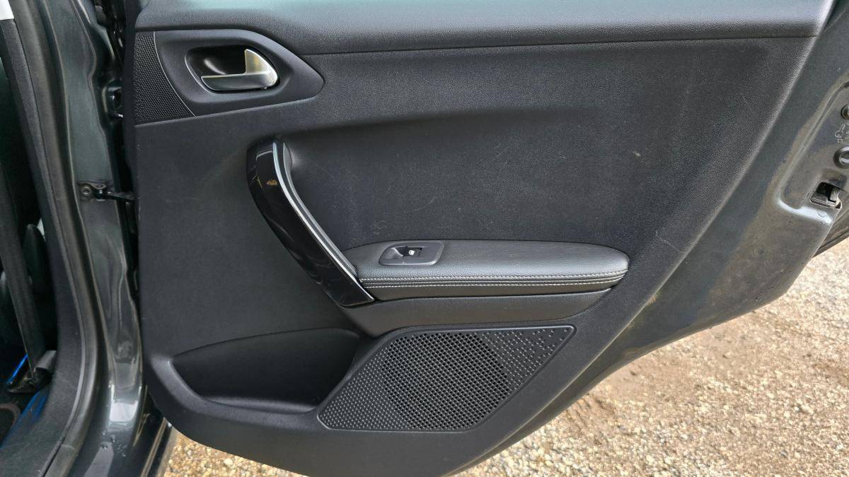 peugeot-208-2015-diesel-1560cc