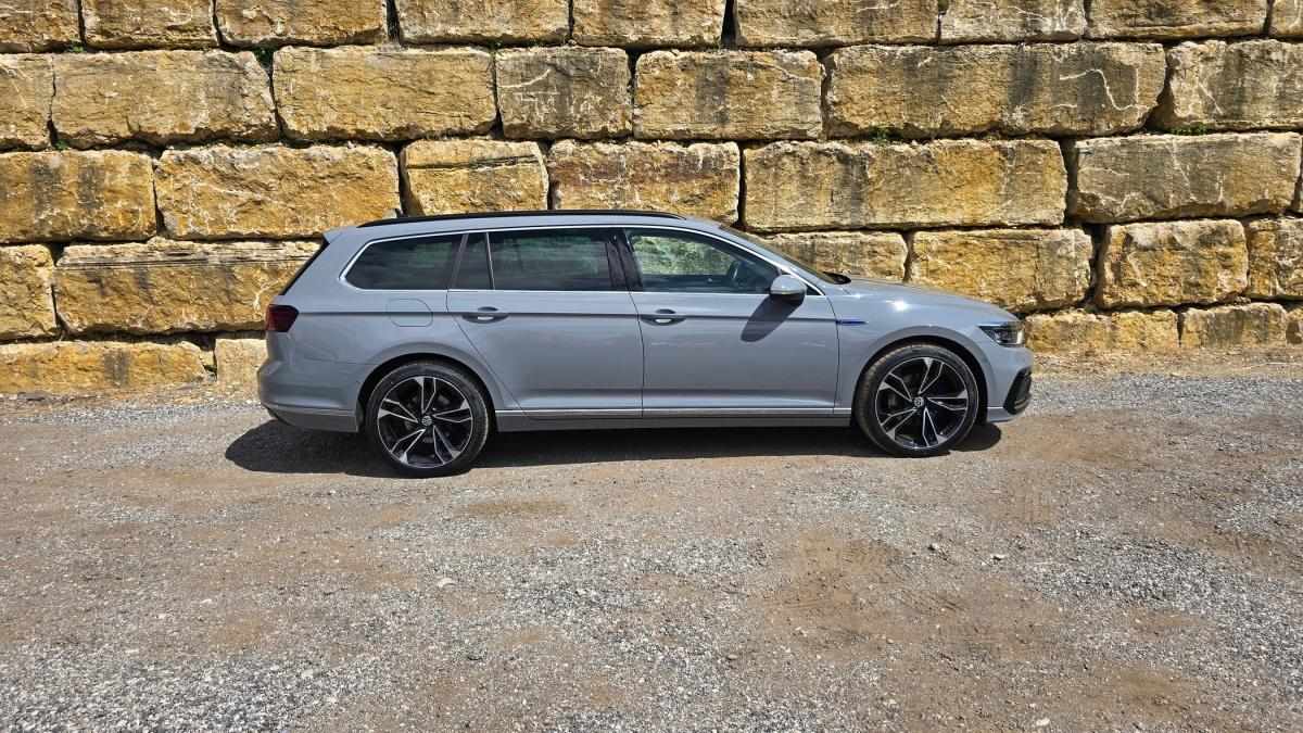 volkswagen-passat-variant-2022-hibrido-a-gasolina-1395cc