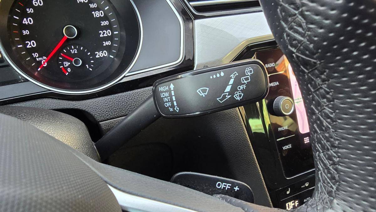 volkswagen-passat-variant-2022-hibrido-a-gasolina-1395cc