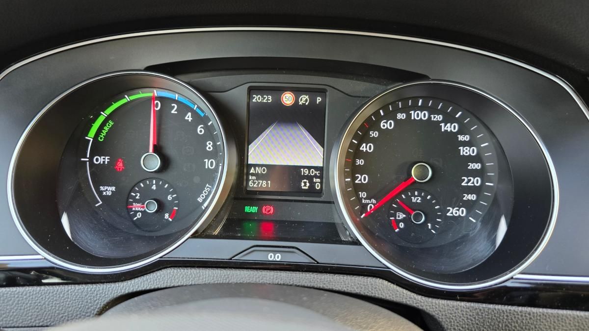 volkswagen-passat-variant-2022-hibrido-a-gasolina-1395cc