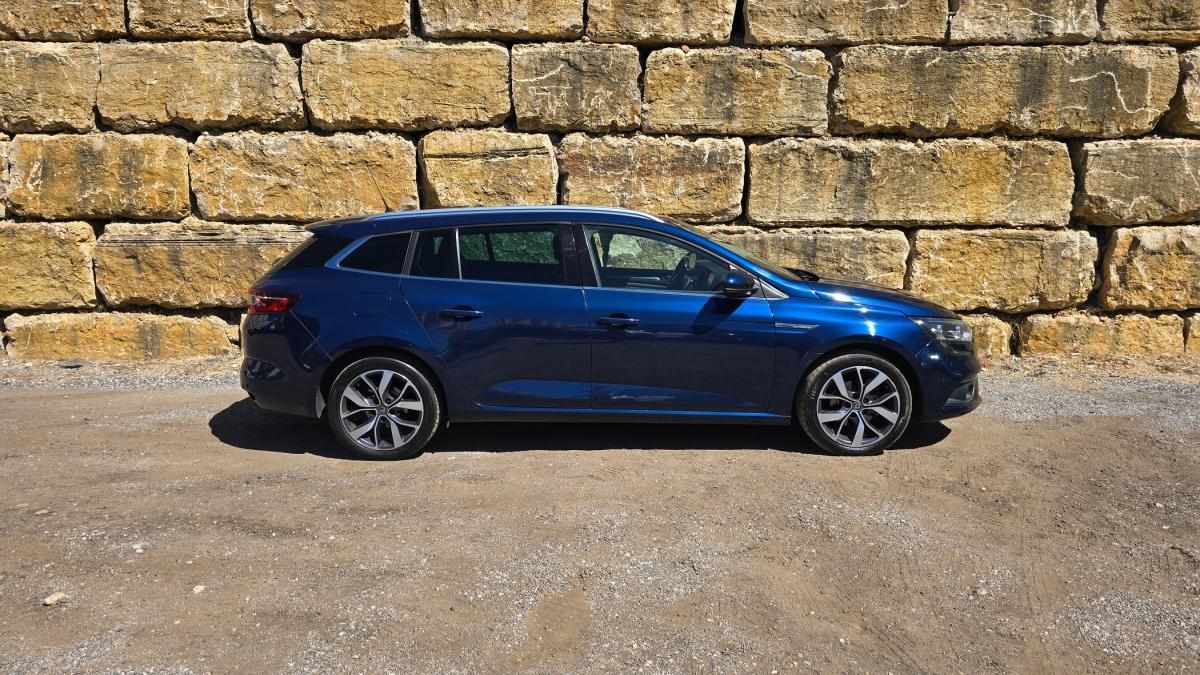 renault-megane-sport-tourer-2017-diesel-1461cc
