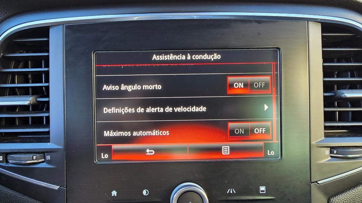 renault-megane-sport-tourer-2017-diesel-1461cc