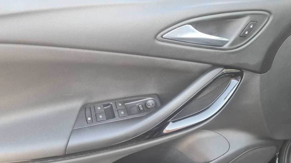 opel-astra-2021-diesel-1496cc