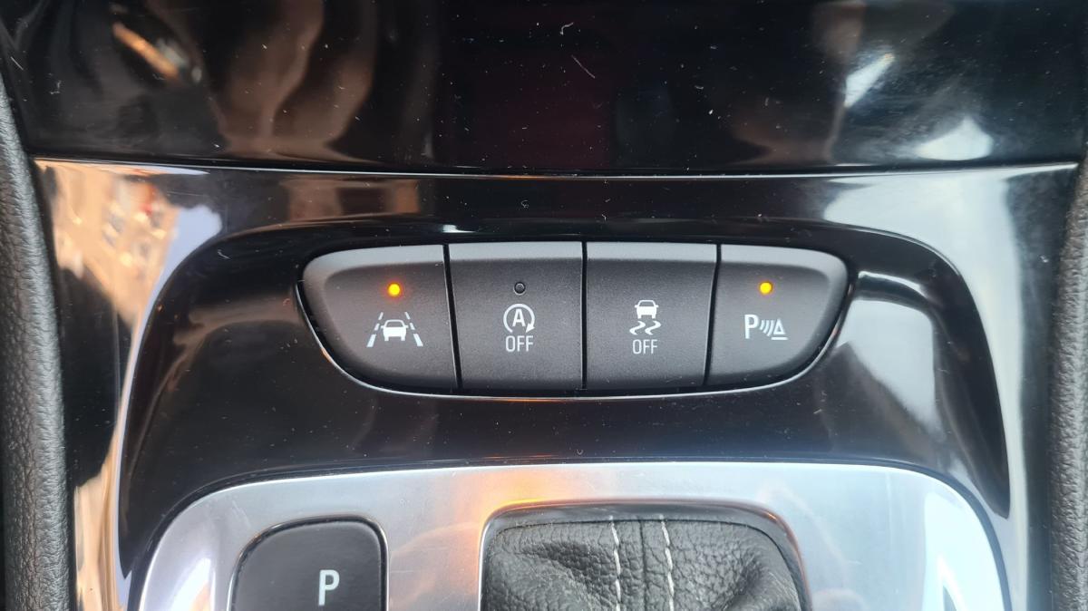 opel-astra-2021-diesel-1496cc