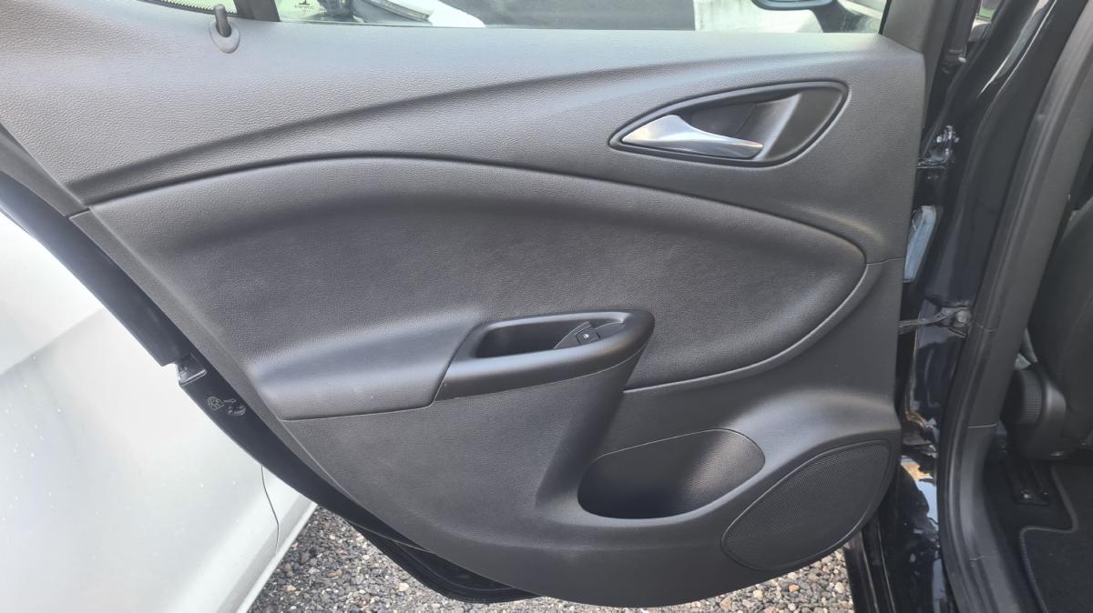 opel-astra-2021-diesel-1496cc