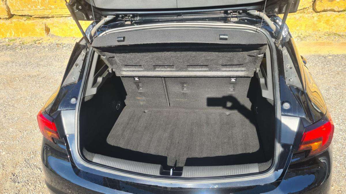opel-astra-2021-diesel-1496cc